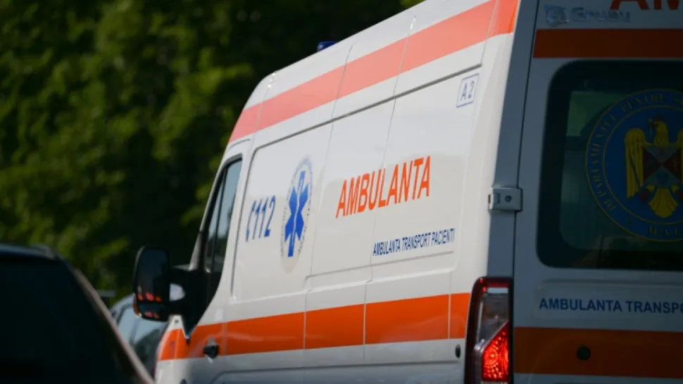 Tânăr de 17 ani, în stare critică după ce s-a înecat într-un iaz în Botoşani