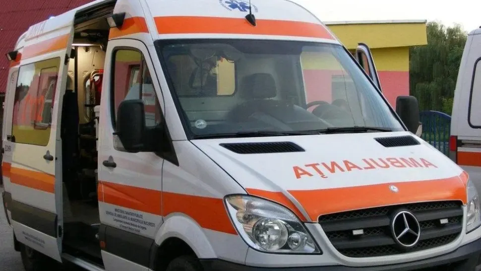 Tragedie la Botoșani: o mamă de 29 de ani a murit în fața școlii, sub privirile copilului pe care venise să-l ia