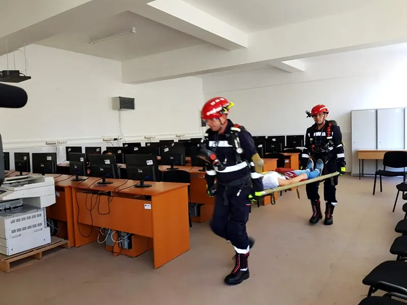 Zeci de botoșăneni vor deveni volunari ISU
