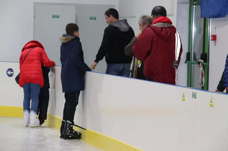 Programul patinoarului de la Cornișa a fost extins