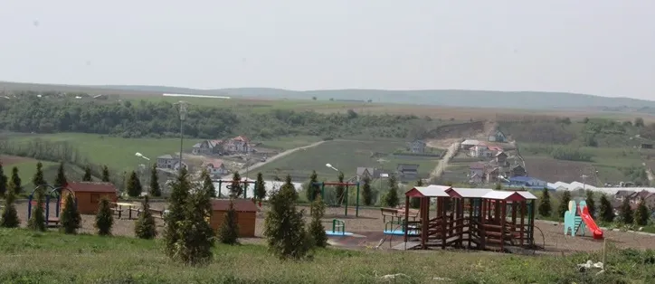 O nouă problemă în Parcul de agrement Cornișa: „Stăm până la vară în gunoaie”  