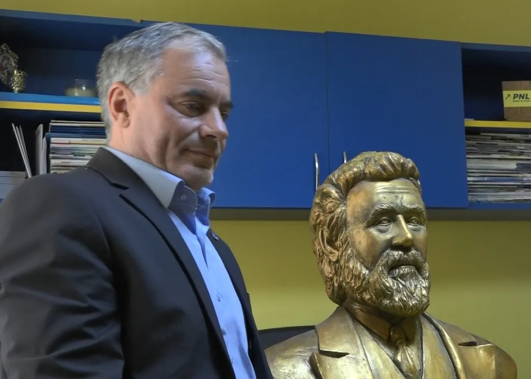 VIDEO. Scandal de la un bust, în ședința de Consiliu Local