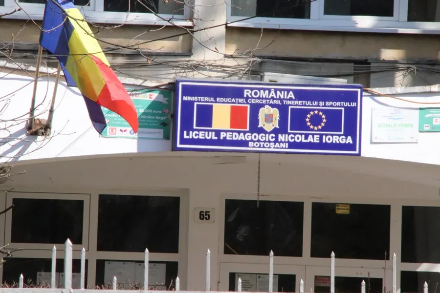 Liceeni așteptați să depună dosarele de înscriere la liceele unde au fost repartizați
