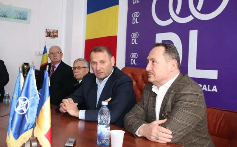Au patru luni de la înființare și vor 10% la alegerile europarlamentare