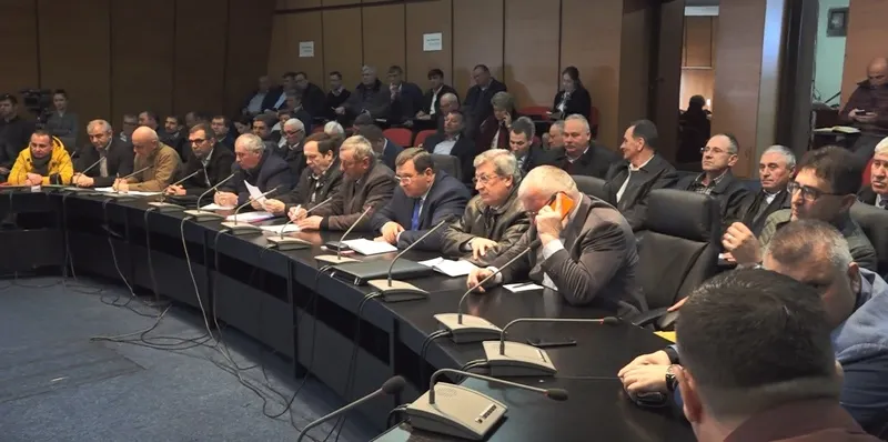 Ședință cu scântei la Prefectură. Primari nemulțumiți de banii pe care îi vor primi în acest an VIDEO