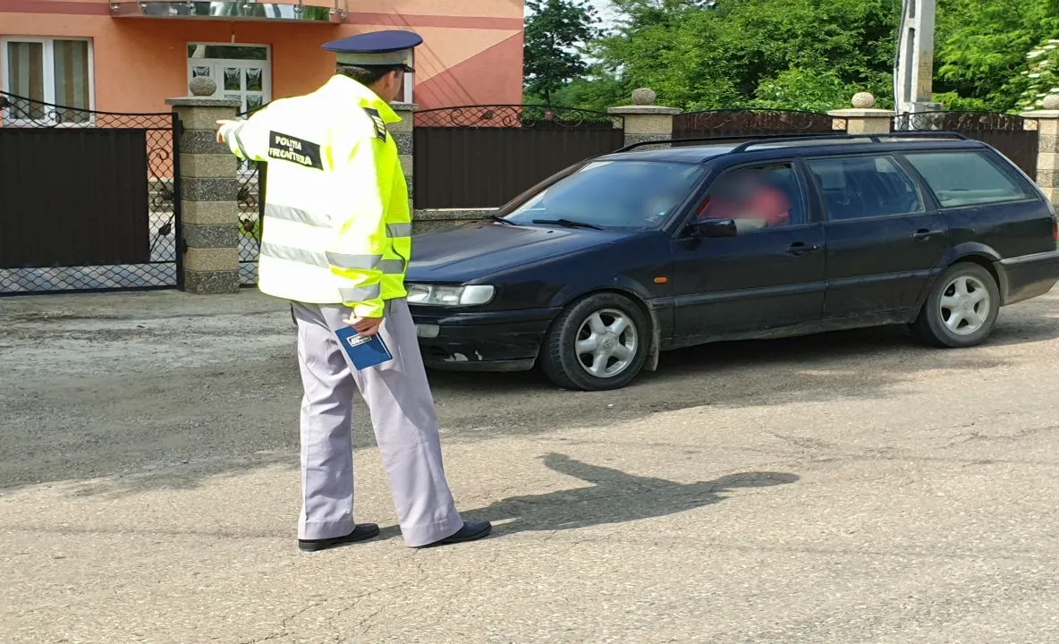 Tânăr fără permis de conducere depistat în trafic