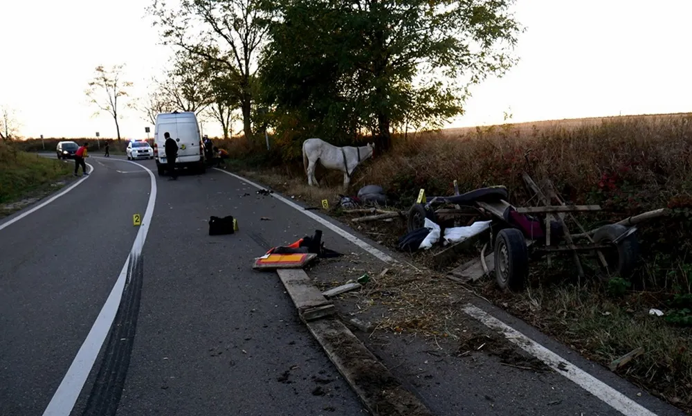 Accident la Darabani. Două persoane au scăpat ca prin minute cu viață: „Ne-am trezit sub mașină” FOTO&amp;VIDEO