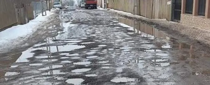 Cel mai stricat drum din municipiul Botoșani intră în reabilitare