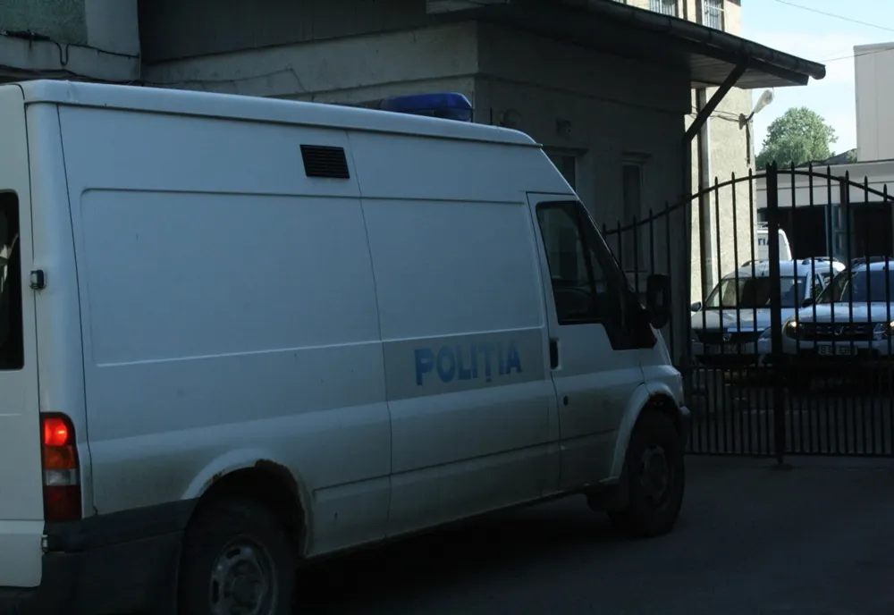 Rețineri în urma unui scandal într-un bar