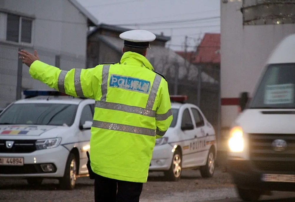 O plimbare cu scuterul i-a adus un dosar penal