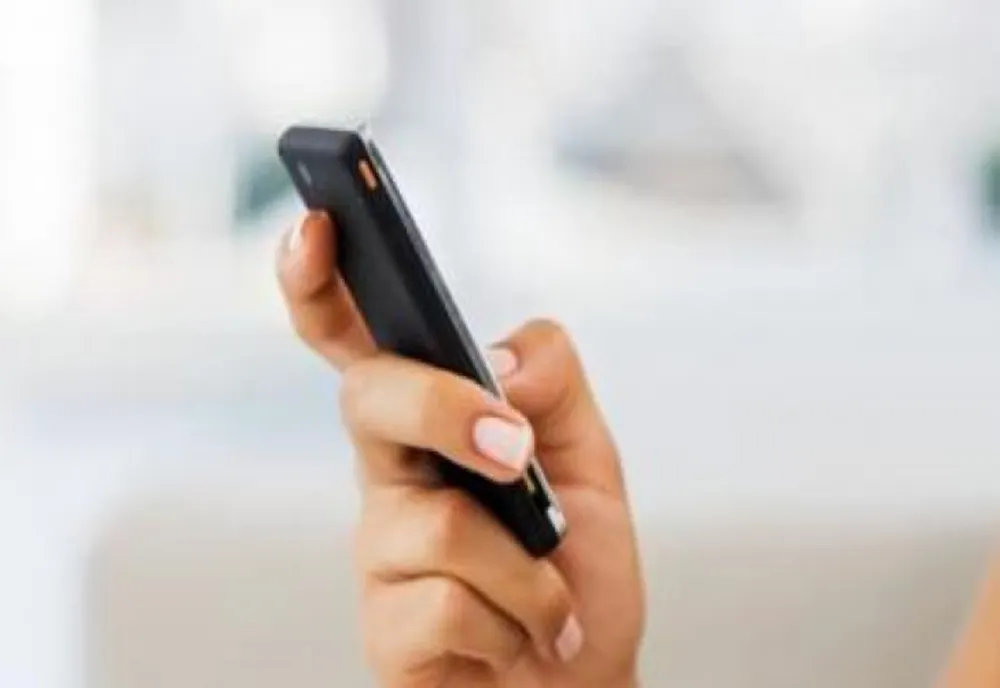 Telefon mobil furat într-un complex comercial