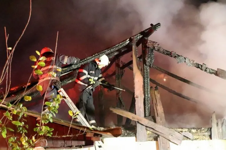 Femeie decedată într-un incendiu