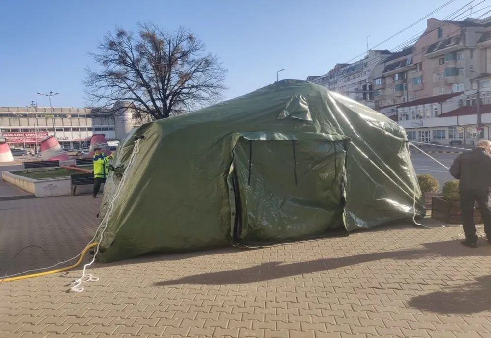 Cort pentru dezinfecție în zona Pieței Centrale FOTO