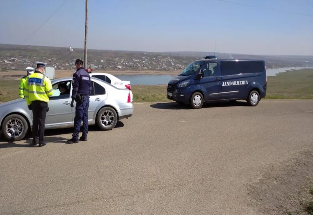 Amendați cu câte 3000 de lei și introduși în carantină