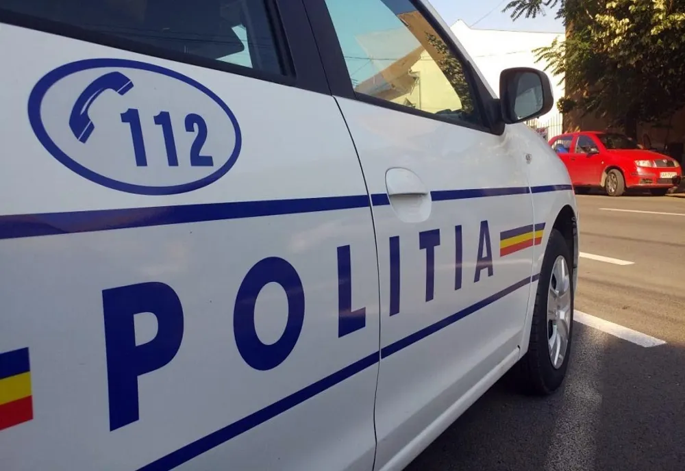 O femeie și doi bărbați au fost amendați și au ajuns în carantină