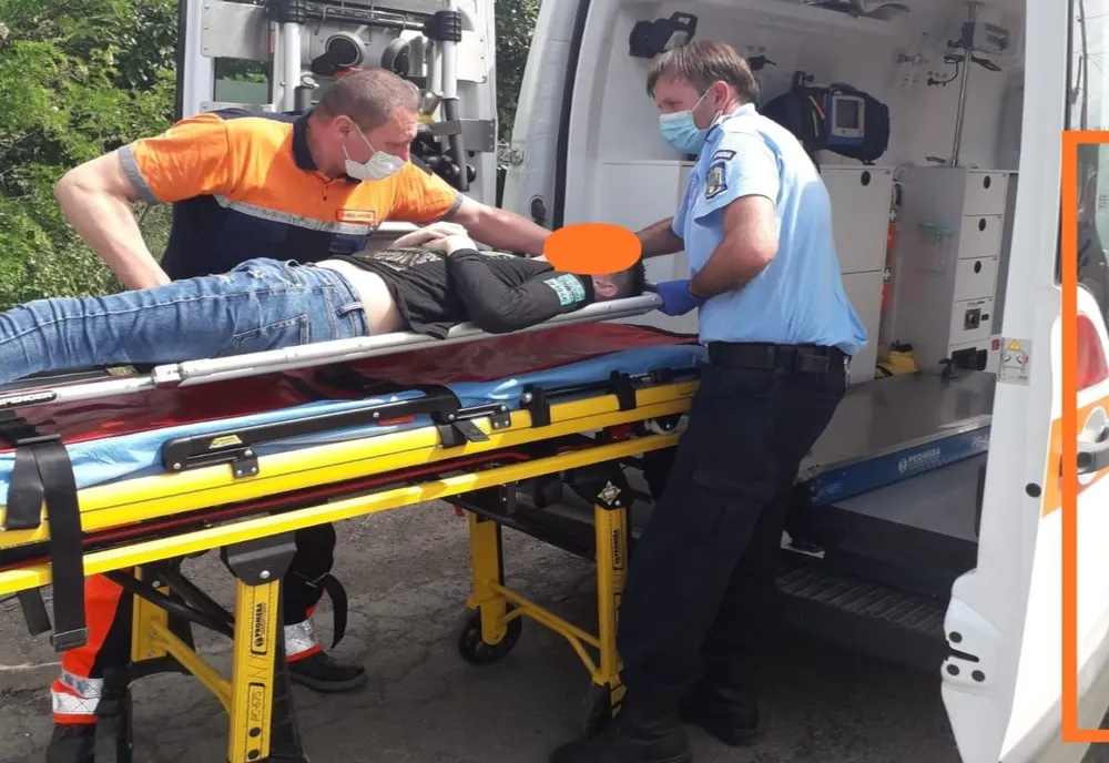 Copil de 13 ani transportat la spital după ce a căzut de pe bicicletă