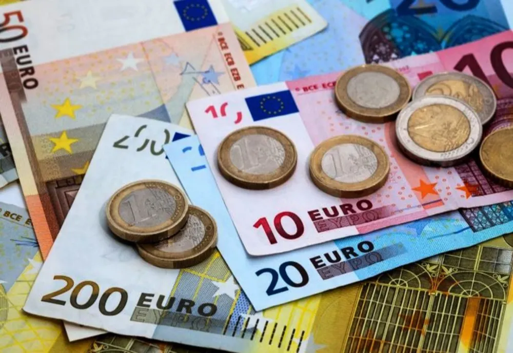 Curs valutar BNR, 4 septembrie 2026. Euro și dolarul au scăzut în fața leului, lira sterlină s-a apreciat