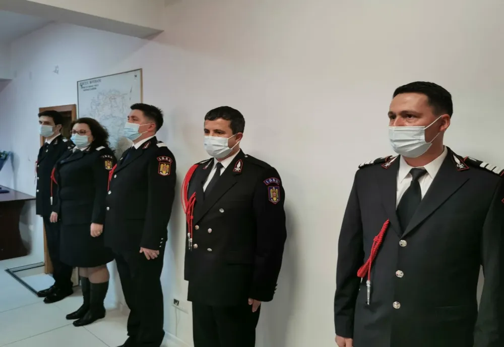 Pompieri botoşăneni avansaţi în grad, de Ziua Protecției Civile din România