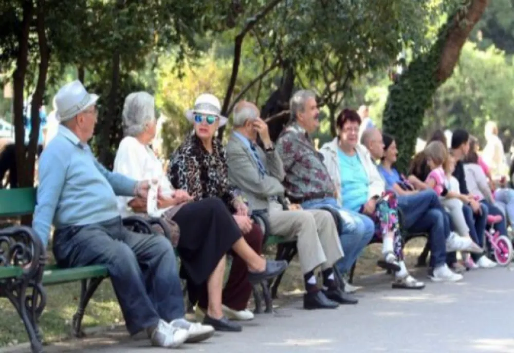 Ministerul Muncii: Nu se discută în Guvern majorarea stagiului minim de cotizare şi nici eliminarea pensionării anticipate