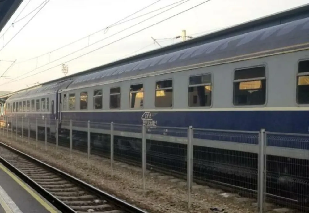 Mersul trenurilor. Furtunile de miercuri seară au perturbat traficul feroviar