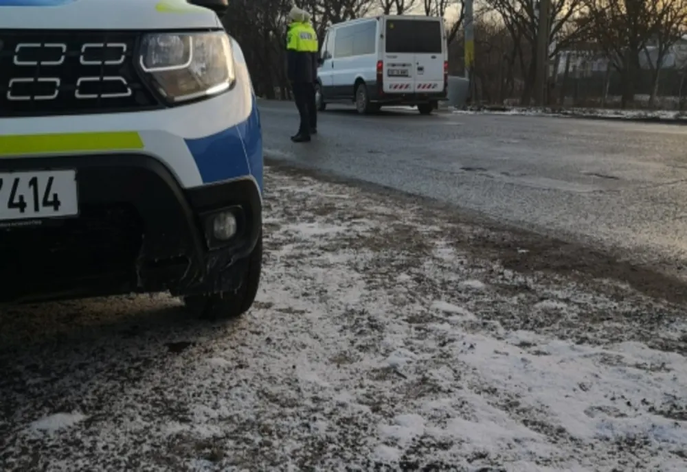 Cafea pentru șoferii obosiți, oferită de polițiști