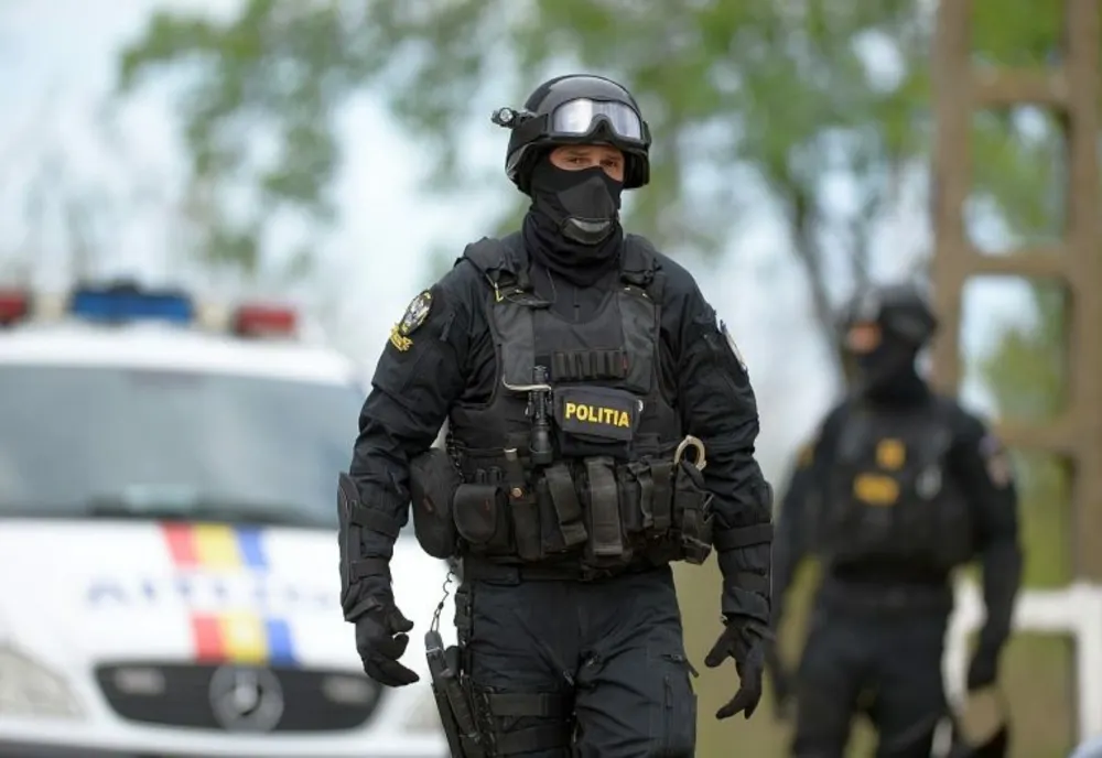 Percheziții la contrabandiști! Ce au descoperit polițiștii