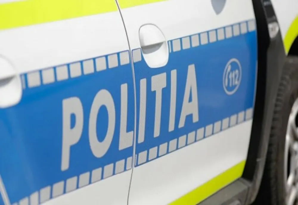 Un bărbat din județul Botoșani, prins de poliție după ce a luat la pumni o mașină parcată în Burdujeni 