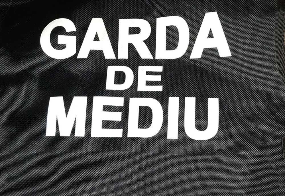 Transport cu textile second hand care prezintă risc pentru sănătatea şi siguranţa consumatorilor, oprit de Garda de Mediu  