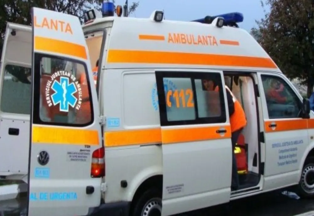 Două șofertițe implicate într-un accident rutier! Una dintre ele a ajuns la spital