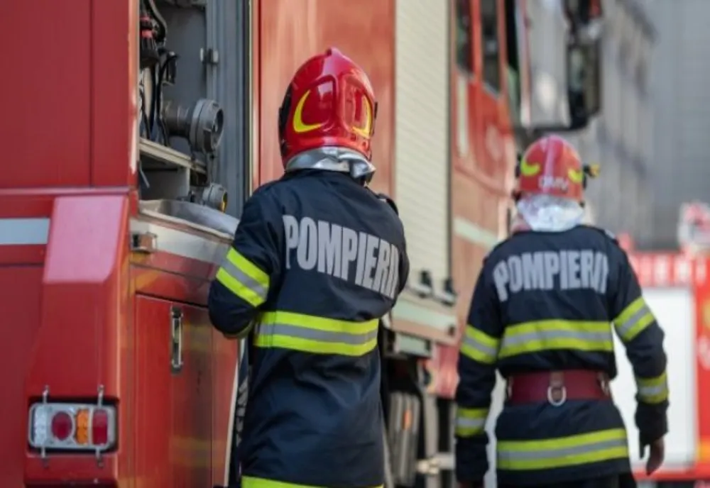 Un bătrân din Bucecea a rămas fără acoperiș deasupra capului în prag de iarnă