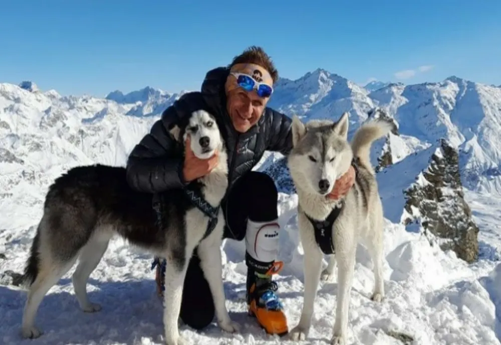 Un bărbat din Dorohoi a murit într-o avalanșă în Italia. Bărbatul încerca să-și salveze câinii