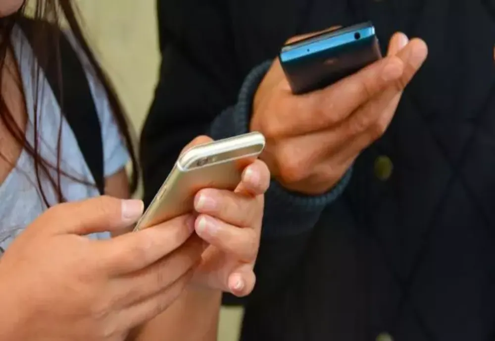 Arestat pentru mesaje și telefoane de amenințare