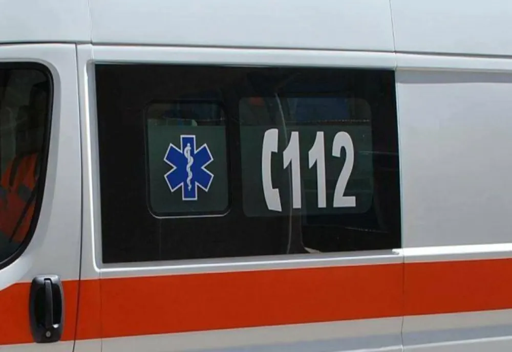 O femeie a născut acasă, asistată video, din cauza vremii nefavorabile care a împiedicat ambulanța să ajungă la ea