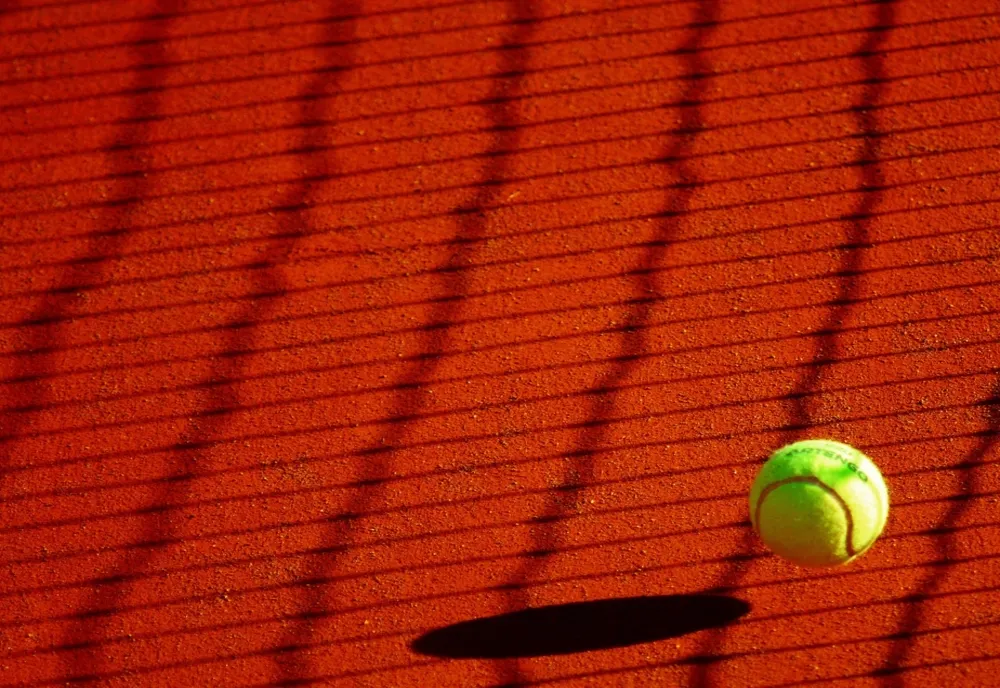 TENIS: TREI ROMÂNCE AU DEBUTAT CU VICTORII LA CÂMPINA