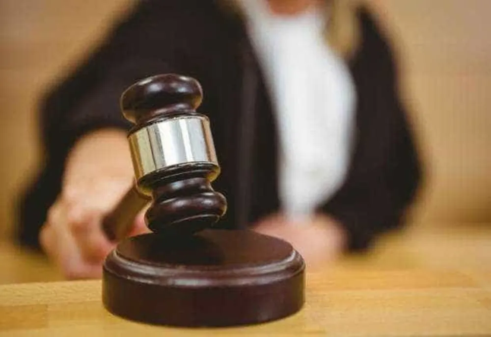 ROMPREST PIERDE ȘI RÂMNICU VÂLCEA: TRIBUNALUL BUCUREȘTI APROBĂ SCHIMBAREA OPERATORULUI DE SALUBRIZARE