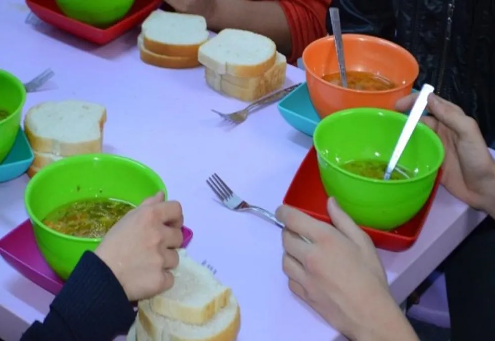 MINISTRUL EDUCAȚIEI: PROGRAMUL „MASĂ SĂNĂTOASĂ ÎN ȘCOLI”, EXTINS LA PESTE 500.000 DE BENEFICIARI