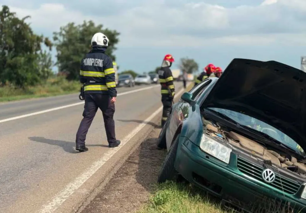 Inconștiență fără margini. Beat criță și fără permis valabil, un șofer din Botoșani a provocat un accident