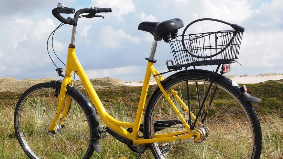 Un botoșănean aproape de comă alcoolică a fost prins pe o bicicleta fara frâne