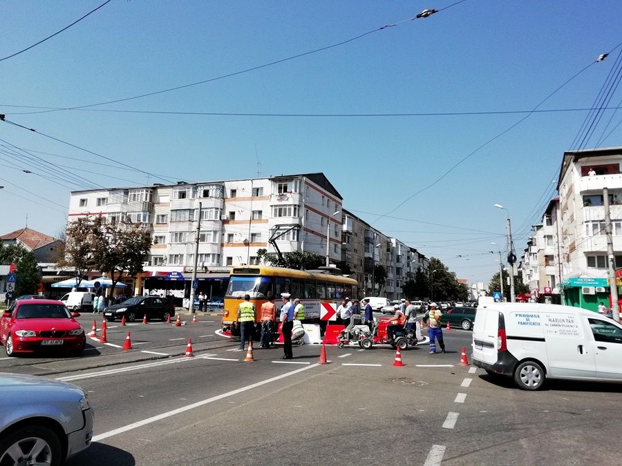Sens giratoriu amenajat în intersecția străzilor Primăverii și George Enescu FOTO