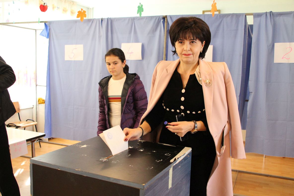 Alegeri amânate în PSD Botoșani pentru că nu pot ajunge Dragnea și Dăncilă