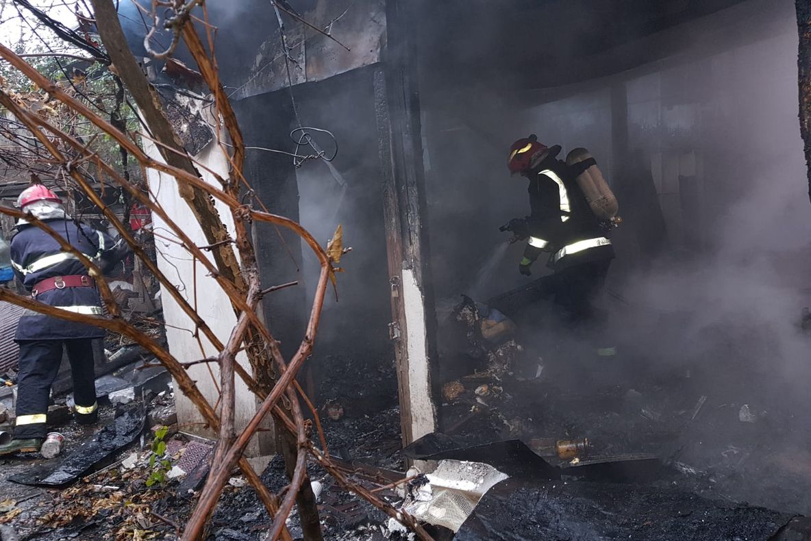 INCENDIU în apropierea benzinăriei Petrom FOTO&amp;VIDEO