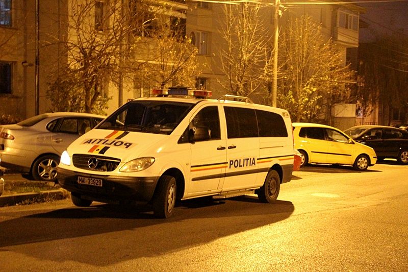 Telefon mobil furat în casa praznicală