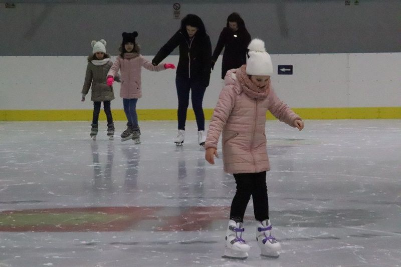 Patinoarul se redeschide luna viitoare