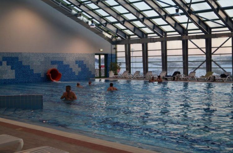 Bazinele interioare de la Cornișa se vor deschide în curând