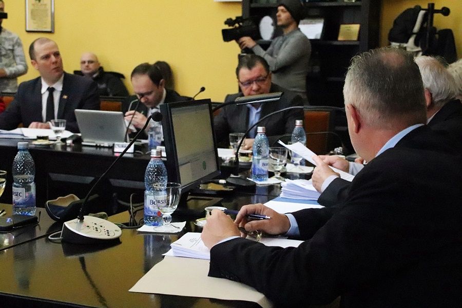 A venit răspunsul de la ANRSC: „Nu puteți încredința direct serviciul de salubrizare”