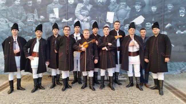 Ansamblul Plăieșii vor concerta la Sala Polivalentă