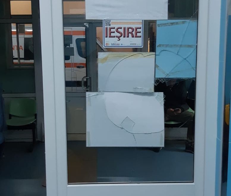 Botoșănean cercetat penal după ce a spart un geam la UPU