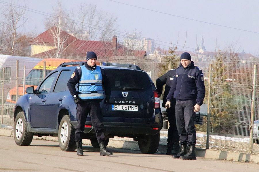 Jandarmi chemați să despartă doi bătăuși, într-un bar din Dorohoi