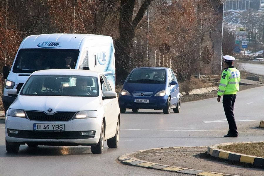 Noi reguli pentru fluidizarea traficului într-o intersecție din municipiu