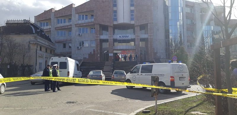 Amenințarea cu BOMBĂ la sediul ANAF Botoșani FOTO
